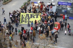 Rue Libre! Paris 023 * 5616 x 3744 * (10.56MB)